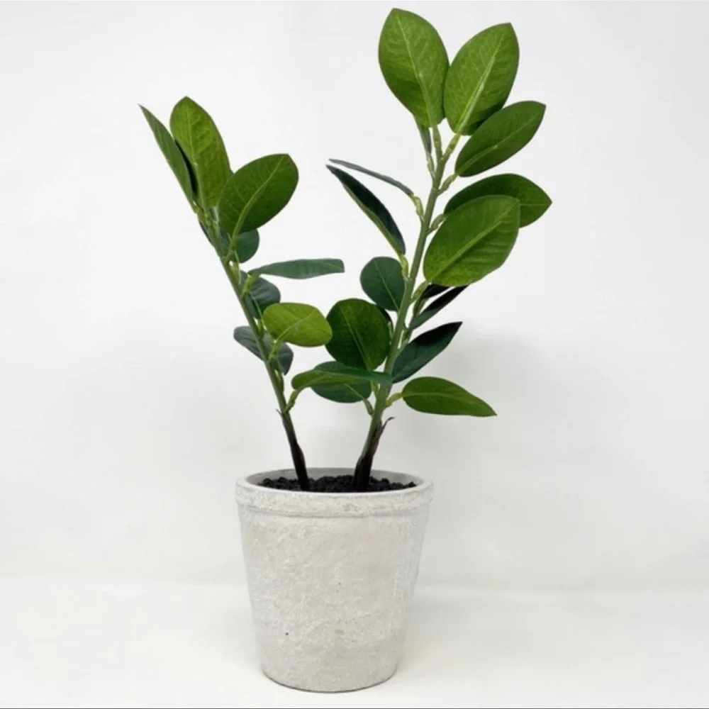 HEARTH & HAND NWT faux plant in pot  15”